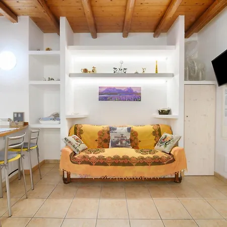 La Casa Del Barba Apartment Monguzzo